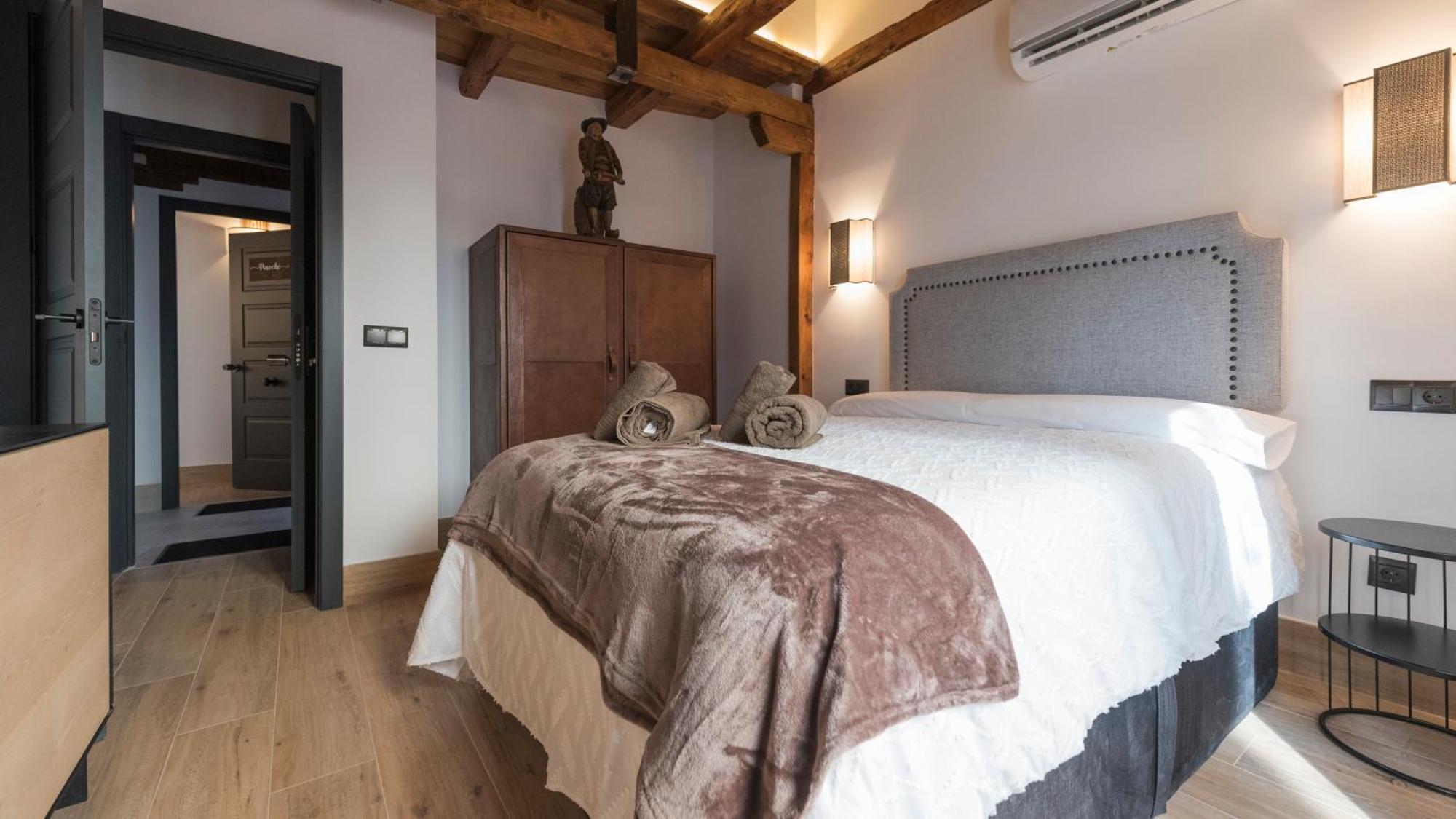 Apartamentos Boutique Pinocho Toledo Exterior photo